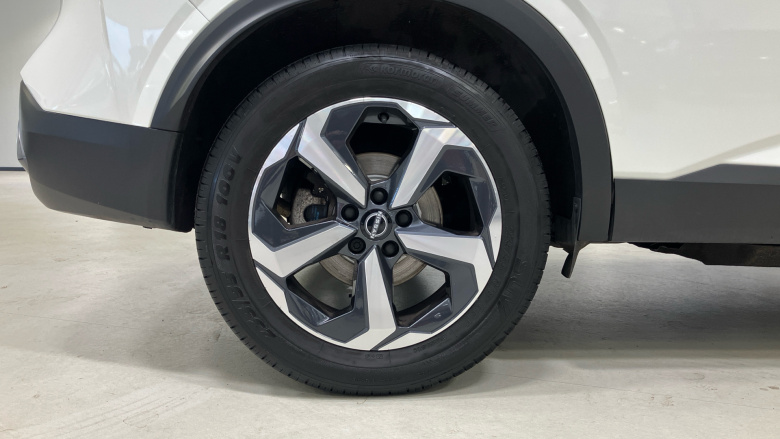 Nissan Qashqai 1.3 DiG-T MH 158 N-Connecta 5dr Xtronic Petrol Hatchback